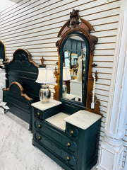 Antique dresser w/removable marble tops & mirror￼