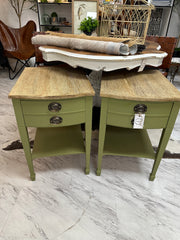 Pair of vintage side tables/nightstands