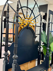Full/Queen bed w/rails