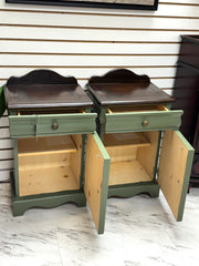 Pair of Vintage nightstands (2)