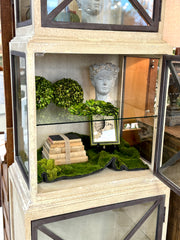 Three-tier glass/metal display cabinet ￼