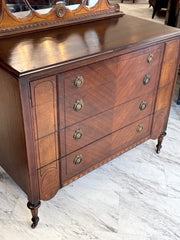 Vintage 4-drawer dresser w/mirror ￼