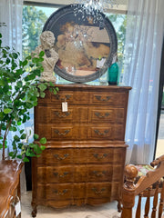 French Provincial 9-drawer dresser ￼