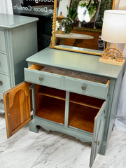 Pair of vintage nightstands (2)
