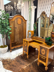 Antique vanity w/mirror