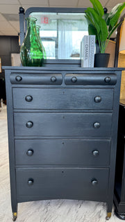 Vintage chest w/mirror