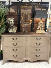 Vintage bow front bedroom set ￼