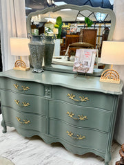 French Provincial dresser ￼