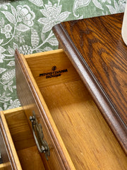 Vintage brown 3-drawer dresser