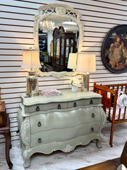 Bombay Chest