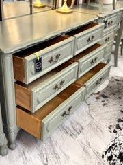 French Provincial dresser ￼