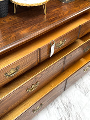Vintage brown 3-drawer dresser