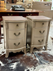 Vintage bow front bedroom set ￼