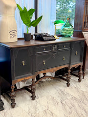 Vintage buffet/sideboard ￼