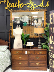 Vintage brown 3-drawer dresser