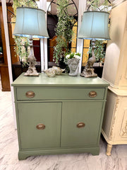 Vintage 2-door server