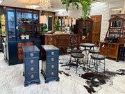 Pair of vintage nightstands (2)