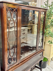 Vintage China Cabinet w/wavy glass ￼