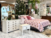 Vintage queen/full headboard w/rails ￼