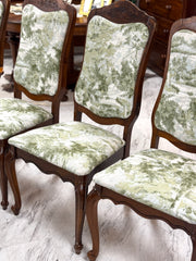 Vintage French Provincial table & 4 chairs ￼