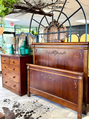 Carved wood queen/full bed w/rails