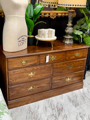 Vintage brown 3-drawer dresser