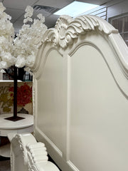 Queen size bed w/wood rails