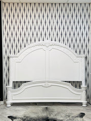 King size bed w/wood rails