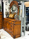 Royal Oak dresser w/mirror