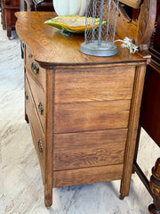 Antique light oak dresser on casters w/mirror￼