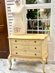 3-drawer French style chest