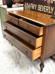 Vintage 4-drawer dresser on casters