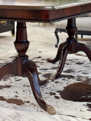 Duncan Phyfe table w/leaf & 4 chairs
