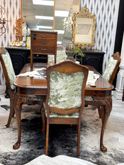 Vintage French Provincial table & 4 chairs ￼