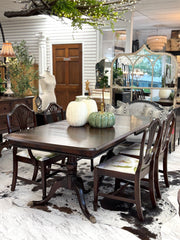 Duncan Phyfe table w/leaf & 4 chairs
