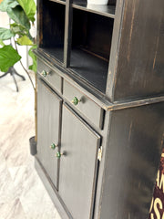 Vintage cabinet w/shelving