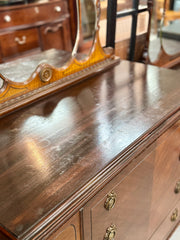 Vintage 4-drawer dresser w/mirror ￼