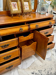 Royal Oak dresser w/mirror