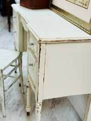 Antique vanity on casters w/chair ￼