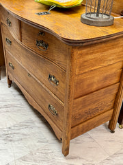 Antique light oak dresser on casters w/mirror￼