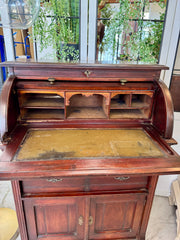 Vintage secretary desk w/key