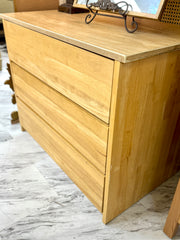 Three-drawer chest