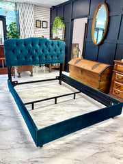 Tufted turquoise full size bed w/matching rails