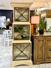 Three-tier glass/metal display cabinet ￼