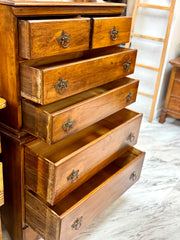 Vintage chest of drawers
