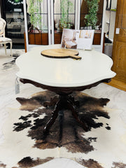 Vintage pedestal table w/6 chairs