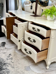 French Provincial dresser ￼