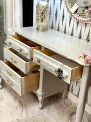 Vintage French Provincial desk ￼