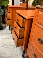 Antique vanity on casters w/foldable mirror ￼