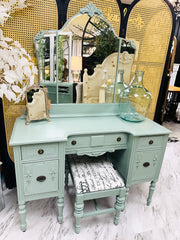 Vintage vanity w/mirror & stool